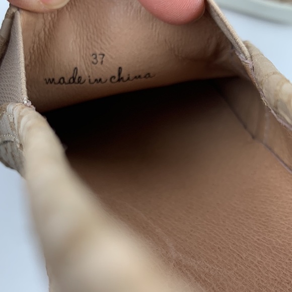 Joie tan reptile pattern slip on sneakers size 37 (5.5 see cov chart ) - Picture 9 of 12